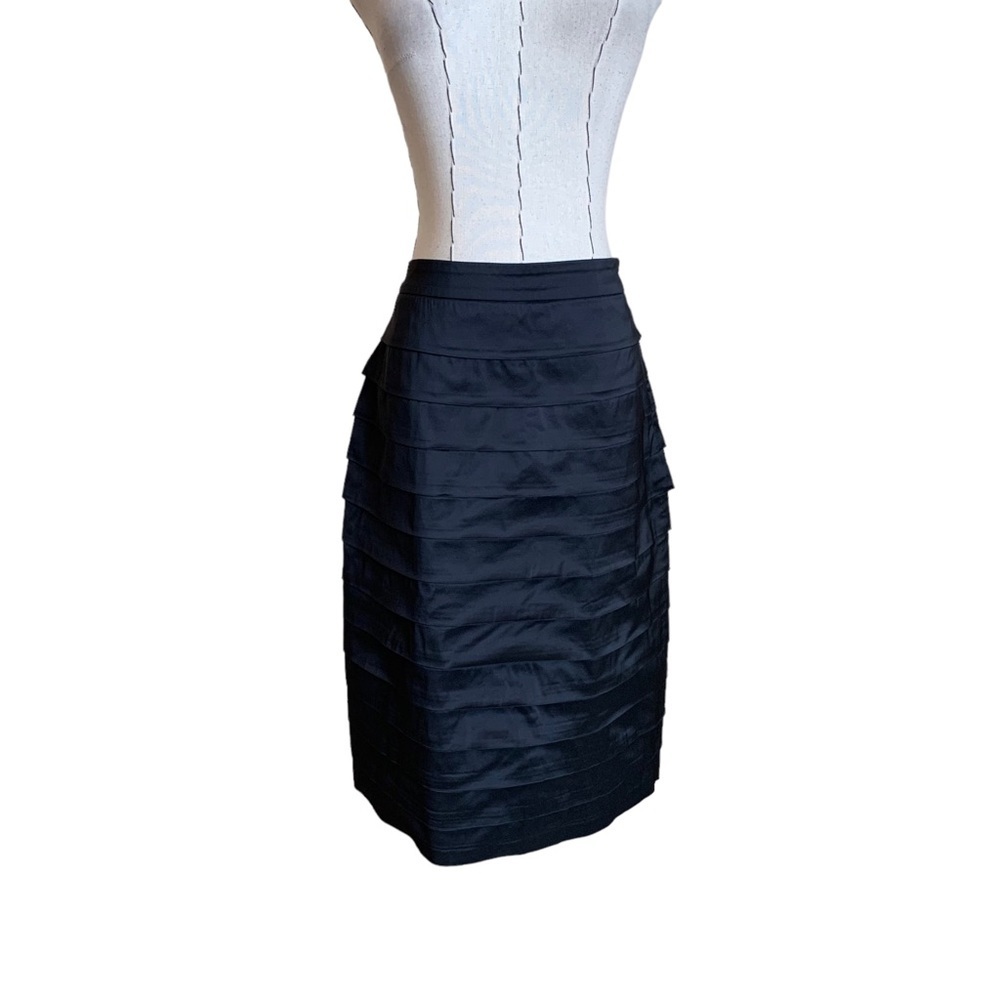 St. John Layered Pleated Tiered Black Midi Pencil Skirt Size 10